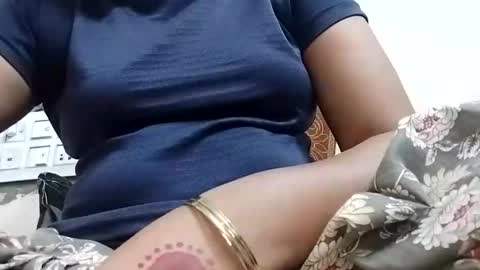 taniya_roy4628 online show from 05-24-26, 02:55