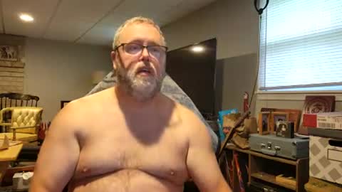 Snapshot of tank106 chatting on 07-11-26, 12:41 tank106 online show from 07-11-26, 12:41