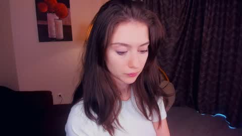 Snapshot of tannaschoeneck chatting on 05-16-26, 10:36 Anna online show from 05-16-26, 10:36