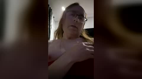 Snapshot of tanya853046 chatting on 08-06-26, 09:28 tanya853046 online show from 08-06-26, 09:28