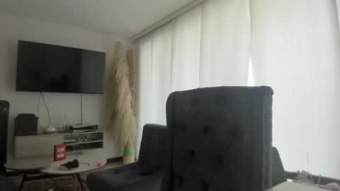 Snapshot of tara__ chatting on 10-09-25, 05:44 tara__ online show from 10-09-25, 05:44