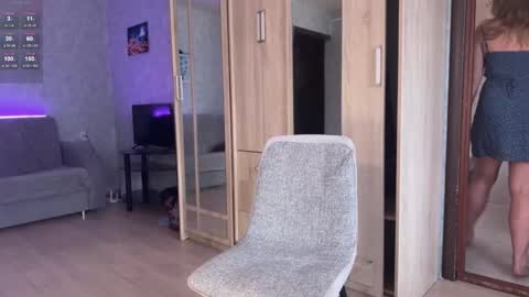 Snapshot of tara_bruno chatting on 10-19-25, 10:16 Tara online show from 10-19-25, 10:16