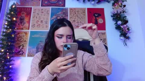 Snapshot of tara_hs chatting on 12-11-24, 02:11 online show from 12-11-24, 02:11