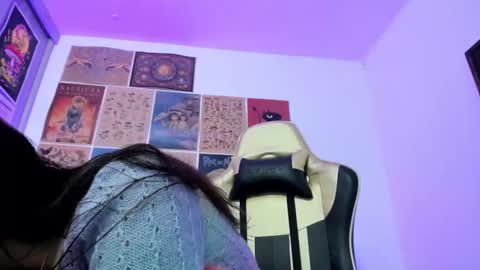 Snapshot of tara_hs chatting on 01-04-25, 07:34 online show from 01-04-25, 07:34