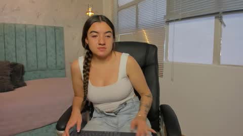 Tara  online show from 03-09-26, 12:53