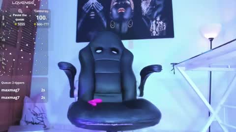 xemy Please help me to reach 1000 thumbs up online show from 12-27-24, 01:11