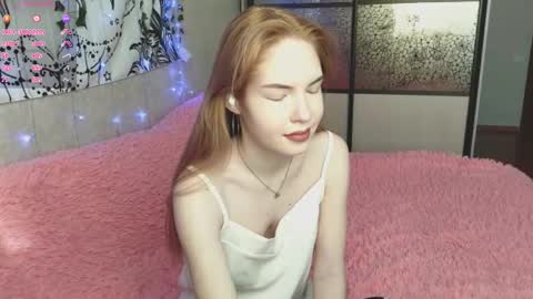 Snapshot of tarantino_girl chatting on 11-14-25, 07:07 Vetta online show from 11-14-25, 07:07