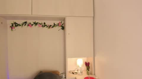  T A R A  online show from 01-08-26, 04:04