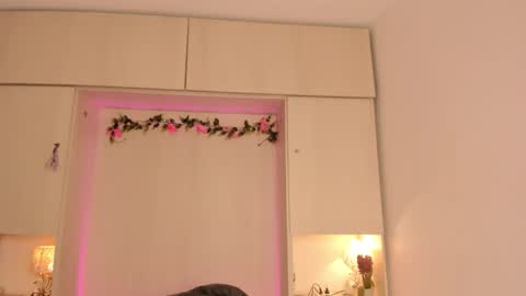  T A R A  online show from 03-22-26, 04:16