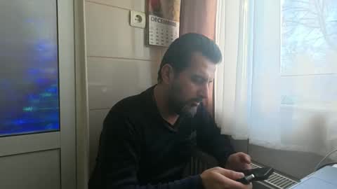 Snapshot of tarkan198 chatting on 12-19-25, 10:00 tarkan198 online show from 12-19-25, 10:00