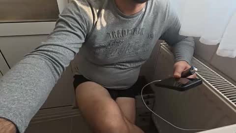 Snapshot of tarkan198 chatting on 12-21-25, 07:37 tarkan198 online show from 12-21-25, 07:37