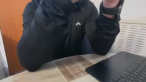 Snapshot of tarkan198 chatting on 03-08-26, 07:23 tarkan198 online show from 03-08-26, 07:23