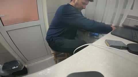 Snapshot of tarkan198 chatting on 03-10-26, 06:57 tarkan198 online show from 03-10-26, 06:57