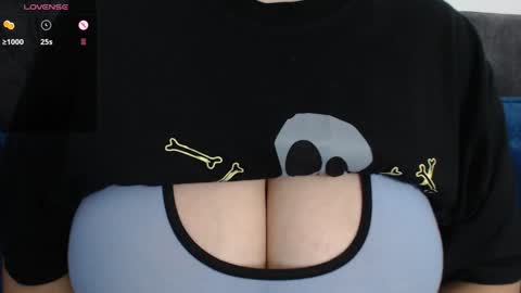 Snapshot of tarrant_ chatting on 01-05-25, 10:40 tarrant_ online show from 01-05-25, 10:40
