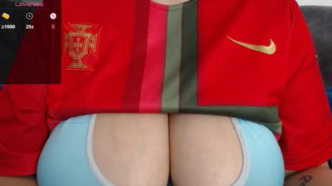 Snapshot of tarrant_ chatting on 02-11-25, 12:16 tarrant_ online show from 02-11-25, 12:16