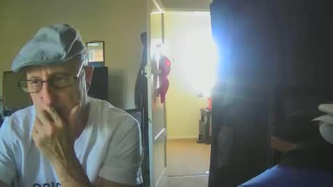 Snapshot of taslicks0739 chatting on 12-20-25, 12:01 Tas online show from 12-20-25, 12:01