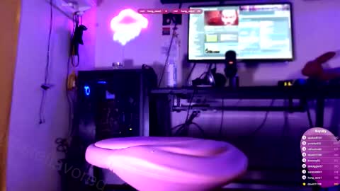 Snapshot of tasteflavored_femboy chatting on 12-18-25, 09:04 Taste online show from 12-18-25, 09:04