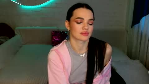 tasty_babyy online show from 11-19-25, 01:22