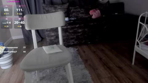 Snapshot of tate_west chatting on 02-19-25, 06:10 Lizzy online show from 02-19-25, 06:10