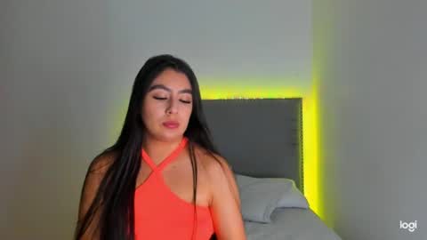 Snapshot of tatiana_2000 chatting on 06-27-26, 01:43 Tatiana online show from 06-27-26, 01:43