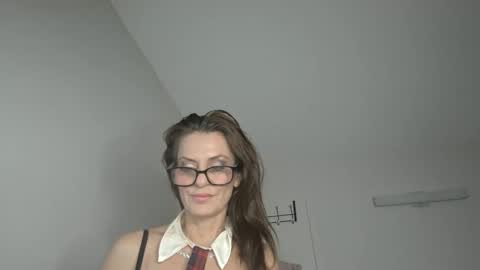 Snapshot of tatiana_4u chatting on 02-22-26, 06:02 Apple Jucy online show from 02-22-26, 06:02