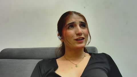 Snapshot of tatiana_jaramillo chatting on 12-16-25, 12:32 tatiana online show from 12-16-25, 12:32