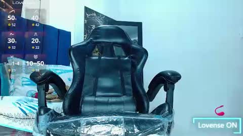 Snapshot of tatiana_star1 chatting on 06-11-26, 12:32 tatiana_star1 online show from 06-11-26, 12:32