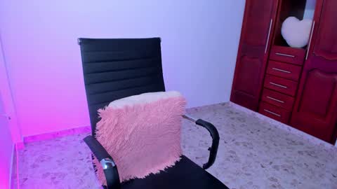 Tatiana Lopez online show from 02-15-25, 08:33