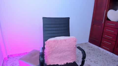 Tatiana Lopez online show from 03-07-25, 08:00