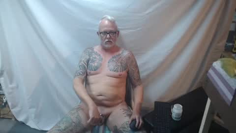 Snapshot of tatsdude chatting on 07-20-26, 03:47 inkbator online show from 07-20-26, 03:47