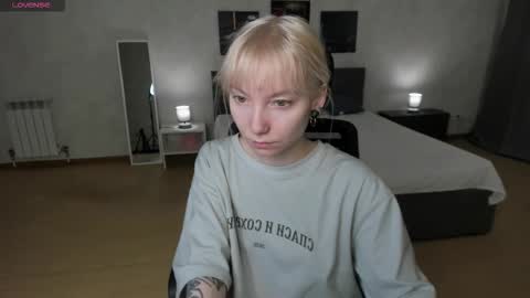 Snapshot of tattoo_artbaby chatting on 11-28-25, 01:30 tattoo_artbaby online show from 11-28-25, 01:30