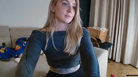 tattoobbgirl online show from 04-18-26, 07:58