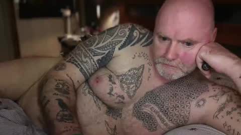 Tattooeddilf 01 online show from 04-17-26, 11:19
