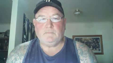 Snapshot of tattzsexy chatting on 10-25-25, 02:19 tattzsexy online show from 10-25-25, 02:19