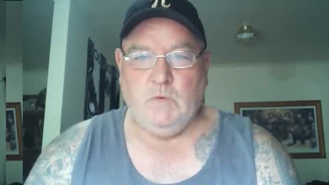 Snapshot of tattzsexy chatting on 11-21-25, 10:19 tattzsexy online show from 11-21-25, 10:19