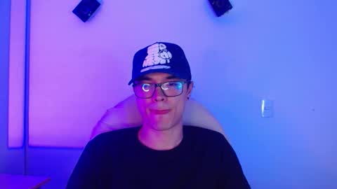 Snapshot of taurus4k chatting on 10-10-25, 07:29 taurus4k online show from 10-10-25, 07:29