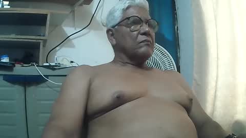 Snapshot of tavo58 chatting on 09-23-25, 07:50 alvarito online show from 09-23-25, 07:50