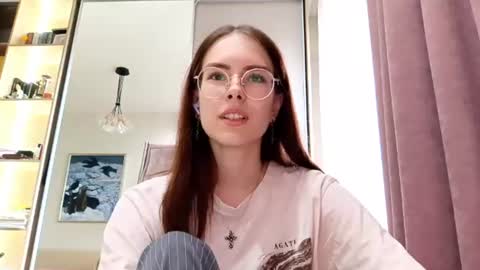 Snapshot of tawnyzenisek chatting on 07-04-26, 09:26 Veronica online show from 07-04-26, 09:26