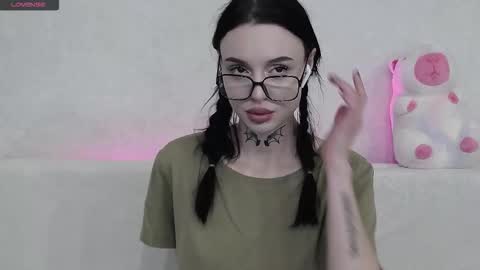 Taya online show from 10-31-25, 07:37