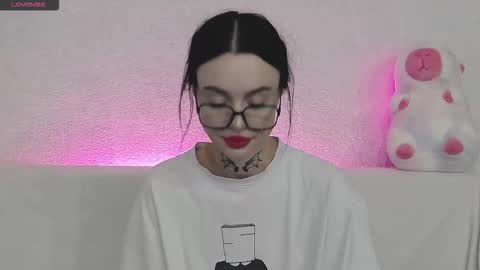 Taya online show from 11-21-25, 03:33