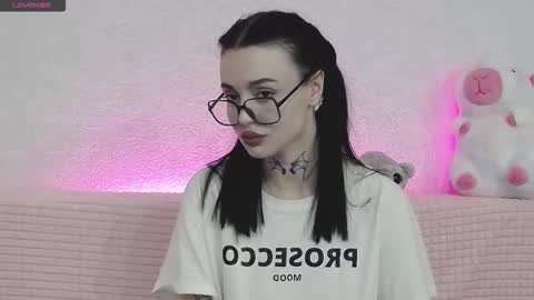 Taya online show from 11-30-25, 06:01