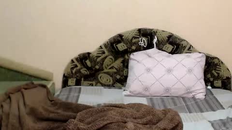 Taya online show from 11-24-25, 06:40