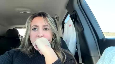 Snapshot of tayleary chatting on 12-16-25, 07:08 Taylor online show from 12-16-25, 07:08