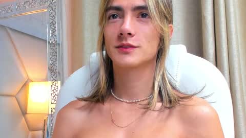 Snapshot of tayler_swift1 chatting on 01-12-25, 12:23 tayler_swift1 online show from 01-12-25, 12:23