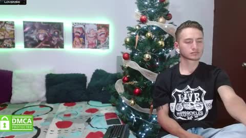 Snapshot of tayler_yuliet chatting on 12-26-24, 08:32 pareja ardiente online show from 12-26-24, 08:32