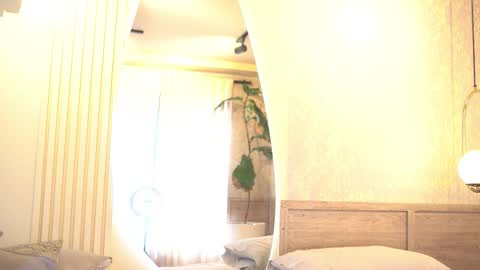 Teylor  Kim online show from 10-29-25, 06:53