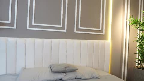 Teylor  Kim online show from 11-15-25, 06:26