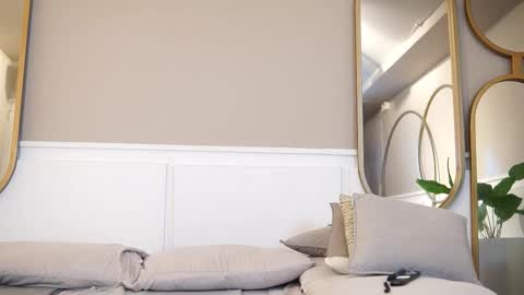 Teylor  Kim online show from 11-25-25, 04:40