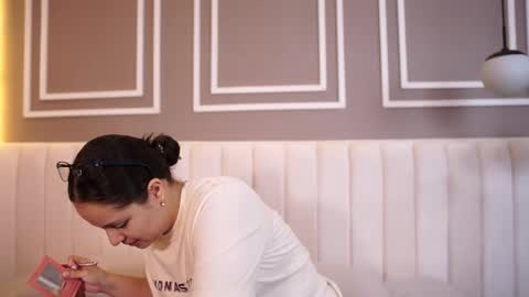 Teylor  Kim online show from 11-30-25, 04:44