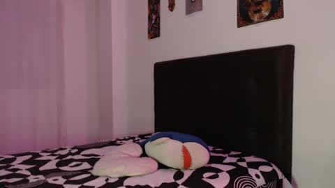 Snapshot of taylor__06 chatting on 02-28-25, 11:23 Taylor online show from 02-28-25, 11:23